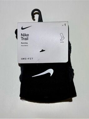 Nike Trail Dri-FIT Ankle Running Socks - Black with White Swoosh